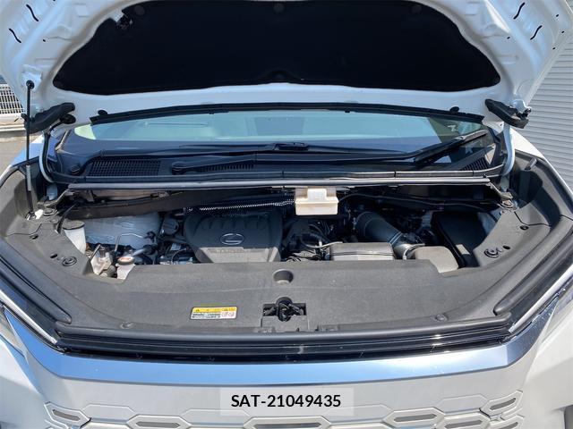 Lexus LM 2025-04 8224310-16