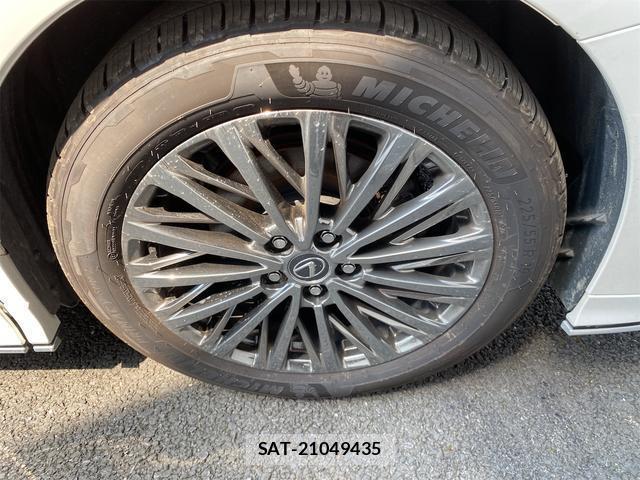 Lexus LM 2025-04 8224310-19