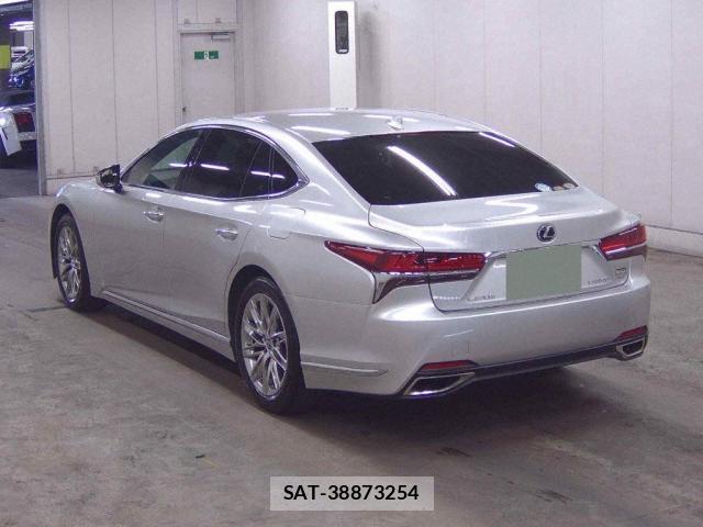 Lexus LS 2018-09 8216984-1