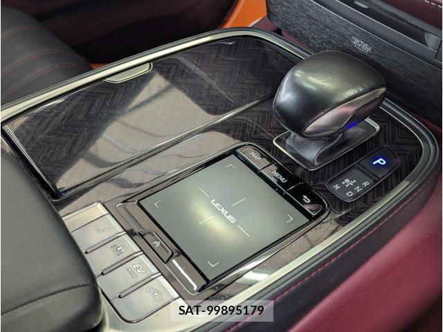 Lexus LS 2018-01 8217243-14