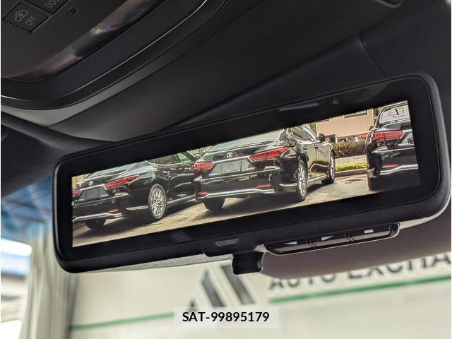 Lexus LS 2018-01 8217243-9