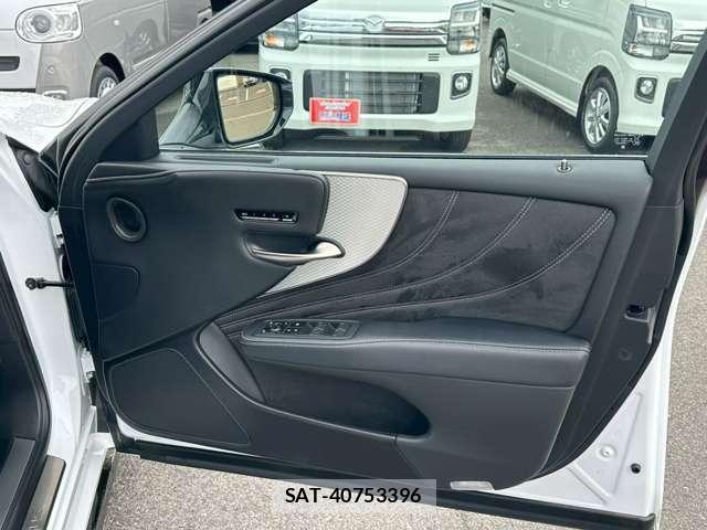 Lexus LS 2018-02 8218165-10