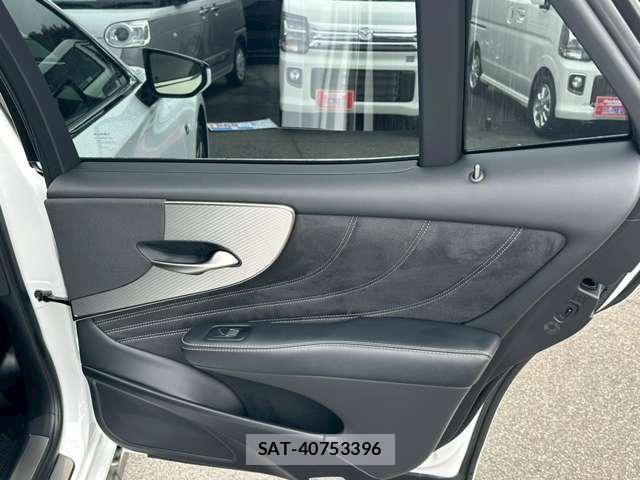 Lexus LS 2018-02 8218165-11