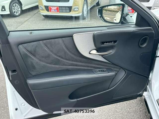 Lexus LS 2018-02 8218165-12