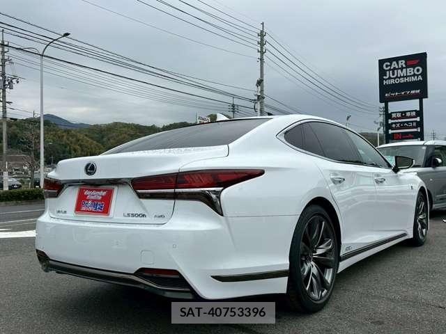 Lexus LS 2018-02 8218165-3