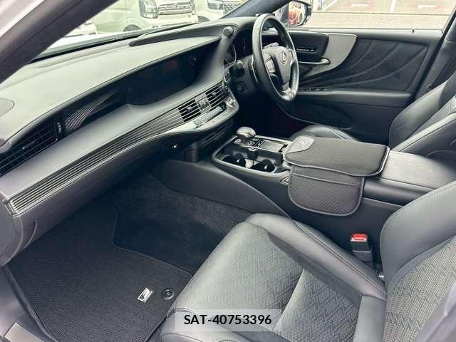 Lexus LS 2018-02 8218165-5