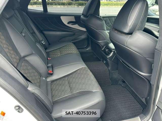 Lexus LS 2018-02 8218165-6