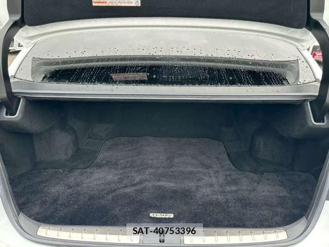 Lexus LS 2018-02 8218165-9
