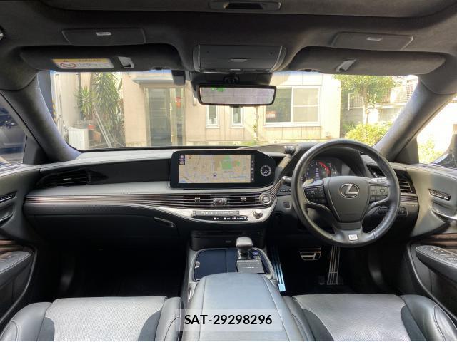 Lexus LS 2020-12 8220642-2