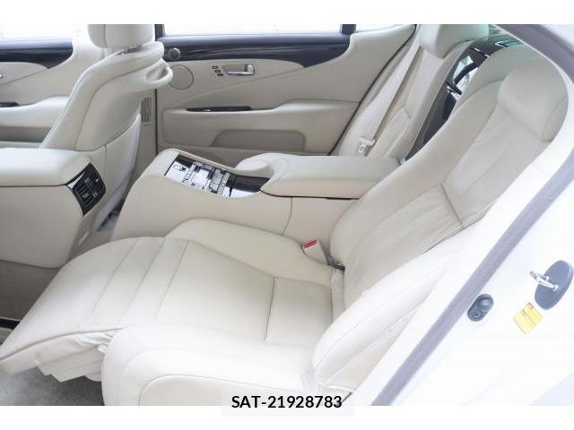 Lexus LS 2007-10 8220822-17