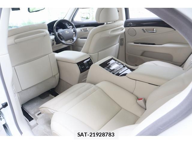 Lexus LS 2007-10 8220822-3