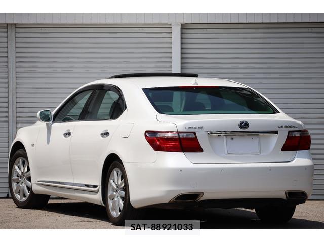 Lexus LS 2008-01 8220824-1