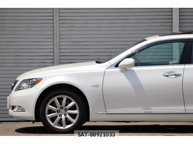 Lexus LS 2008-01 8220824-9