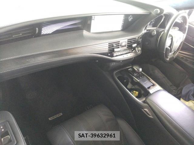 Lexus LS 2018 8221414-2