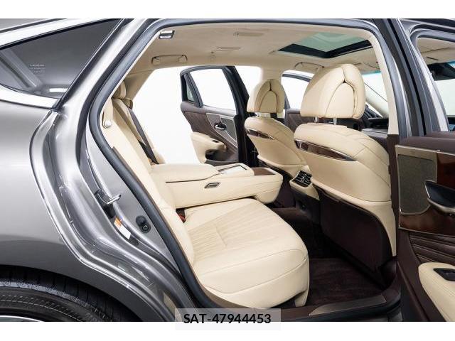 Lexus LS 2019-07 8221751-13