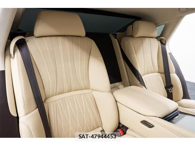 Lexus LS 2019-07 8221751-14