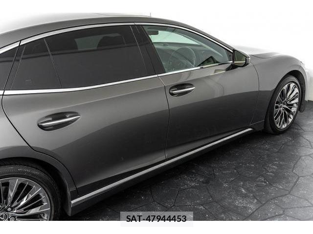 Lexus LS 2019-07 8221751-9