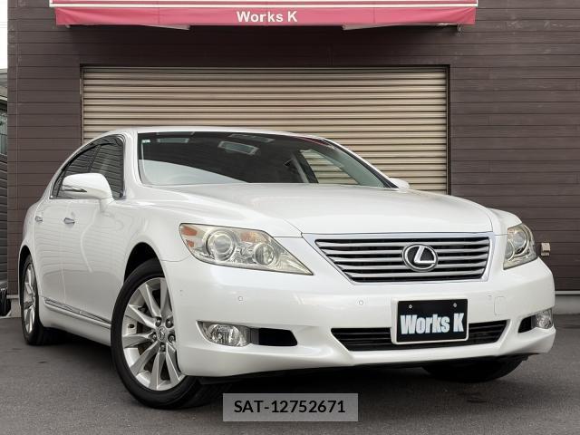 Lexus LS 2011-09 8221836-0