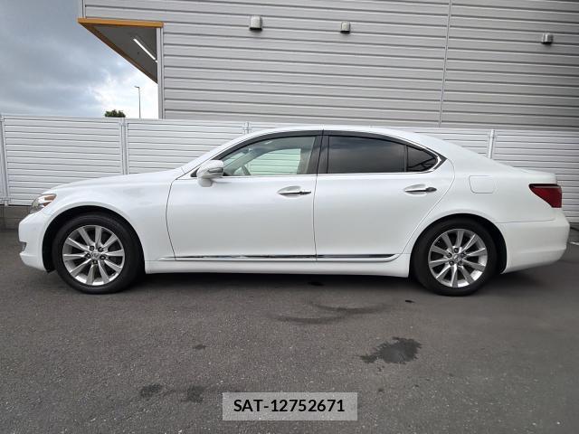 Lexus LS 2011-09 8221836-13