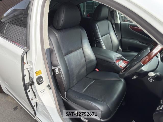 Lexus LS 2011-09 8221836-15