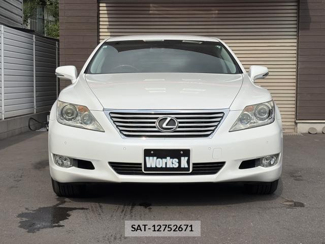 Lexus LS 2011-09 8221836-9