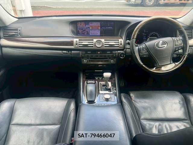 Lexus LS 2013-01 8223188-3
