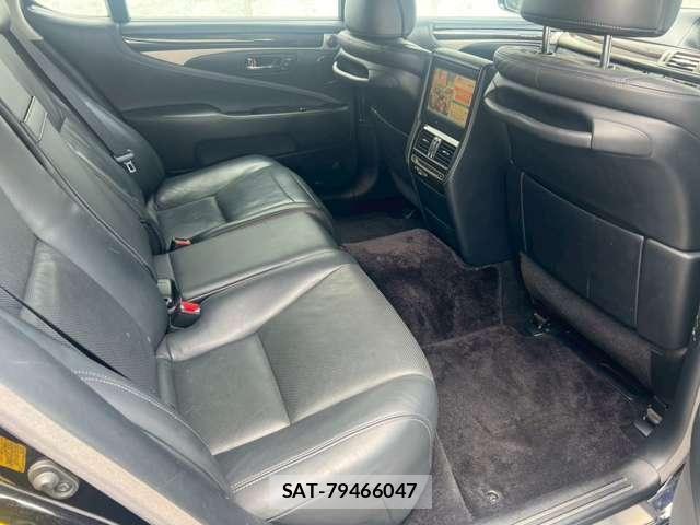 Lexus LS 2013-01 8223188-7