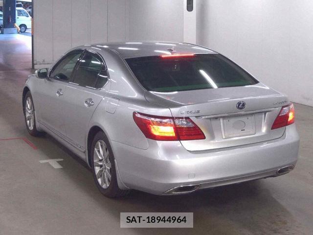 Lexus LS 2011-07 8223362-1
