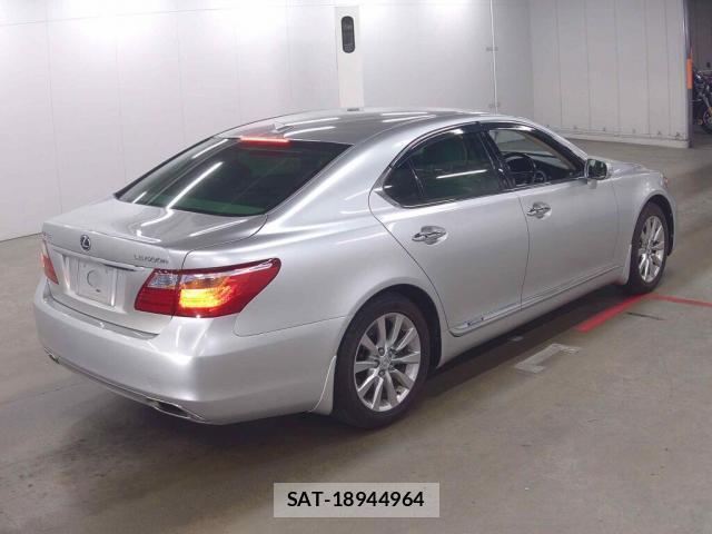 Lexus LS 2011-07 8223362-4