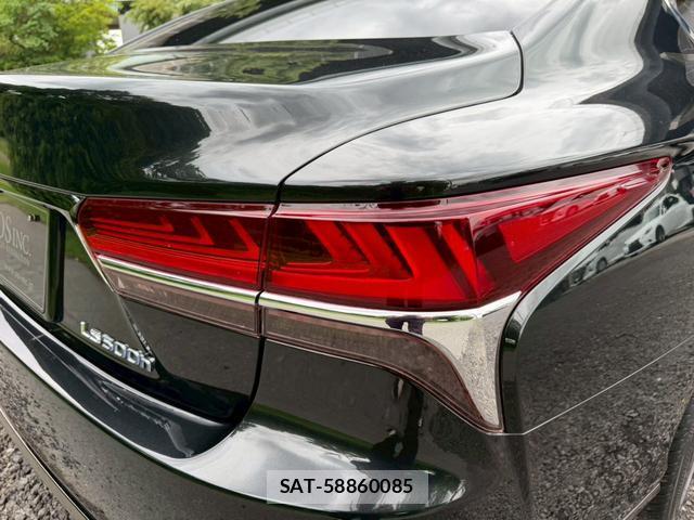 Lexus LS 2018-02 8223786-13