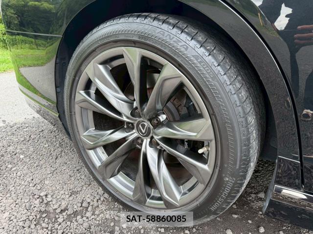 Lexus LS 2018-02 8223786-14