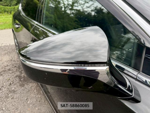 Lexus LS 2018-02 8223786-2