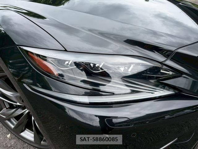 Lexus LS 2018-02 8223786-9