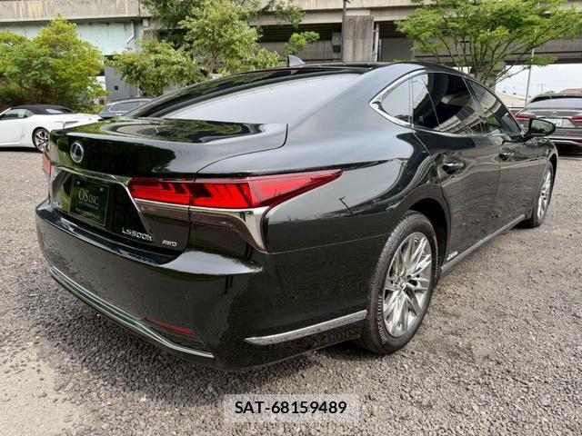 Lexus LS 2018-02 8223790-1