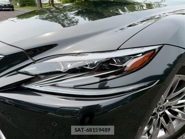 Lexus LS 2018-02 8223790-4