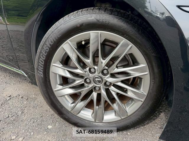 Lexus LS 2018-02 8223790-9