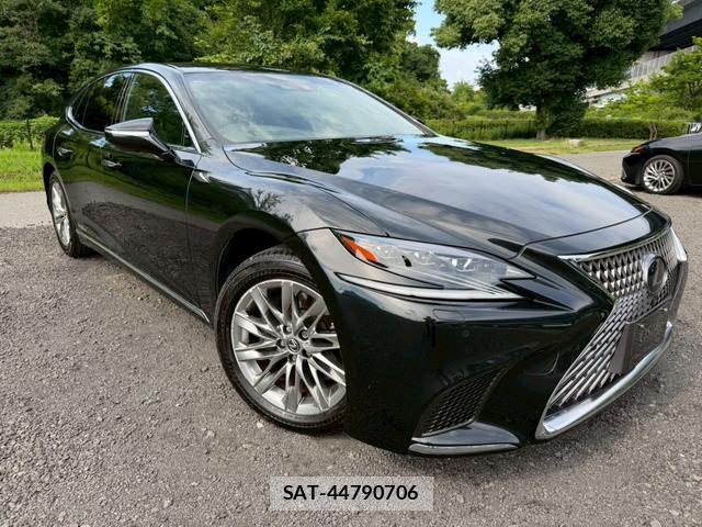 Lexus LS 2017-11 8223791-0