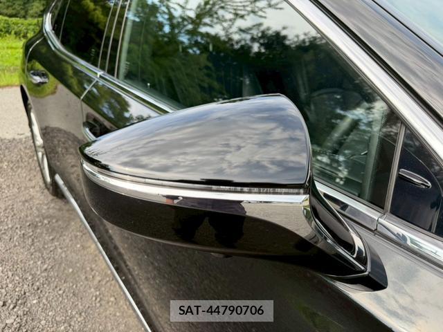 Lexus LS 2017-11 8223791-8