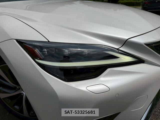 Lexus LS 2022-03 8223798-10