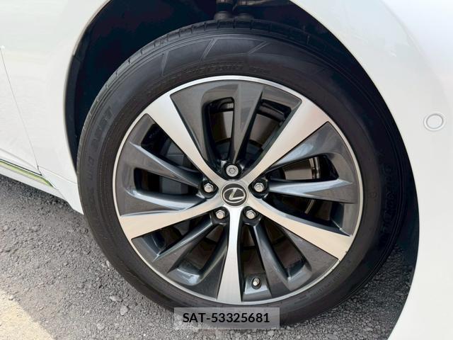 Lexus LS 2022-03 8223798-13
