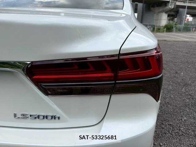 Lexus LS 2022-03 8223798-14