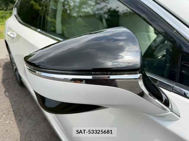 Lexus LS 2022-03 8223798-2