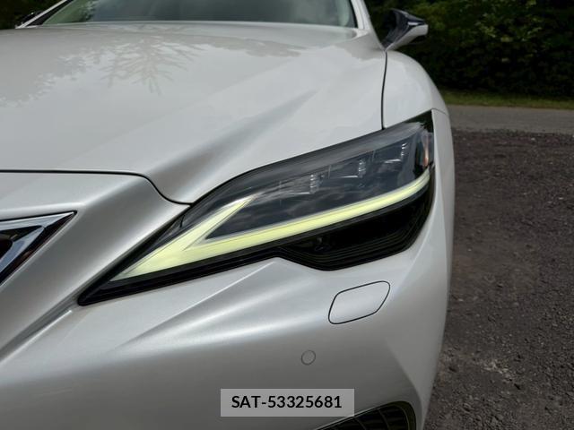 Lexus LS 2022-03 8223798-3