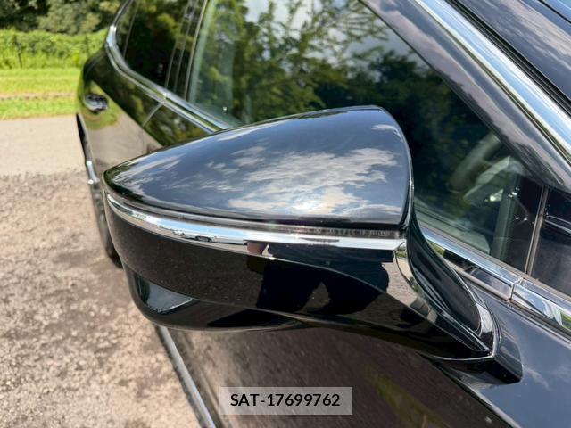 Lexus LS 2021-02 8223804-2