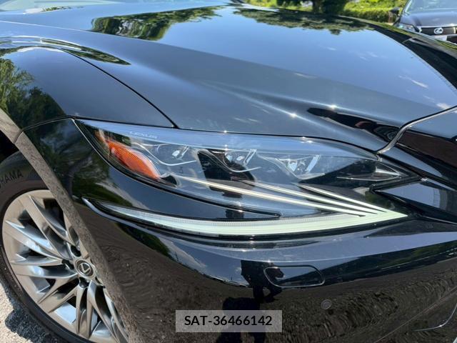Lexus LS 2018-07 8223805-14