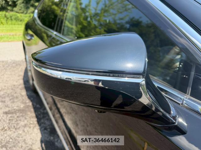 Lexus LS 2018-07 8223805-2