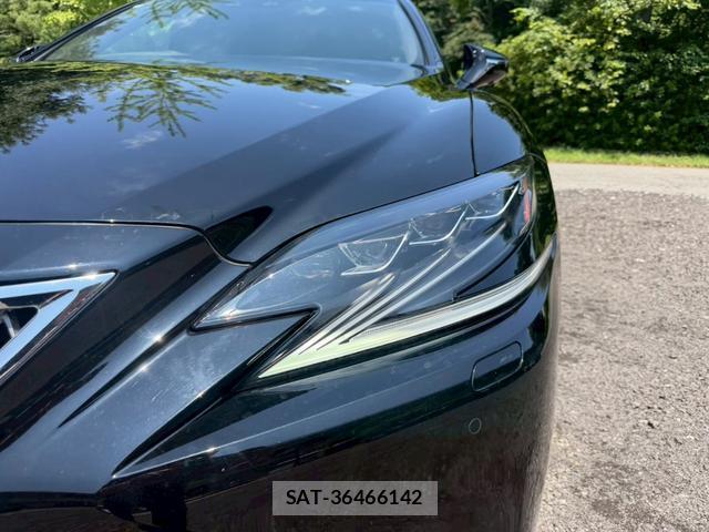 Lexus LS 2018-07 8223805-3