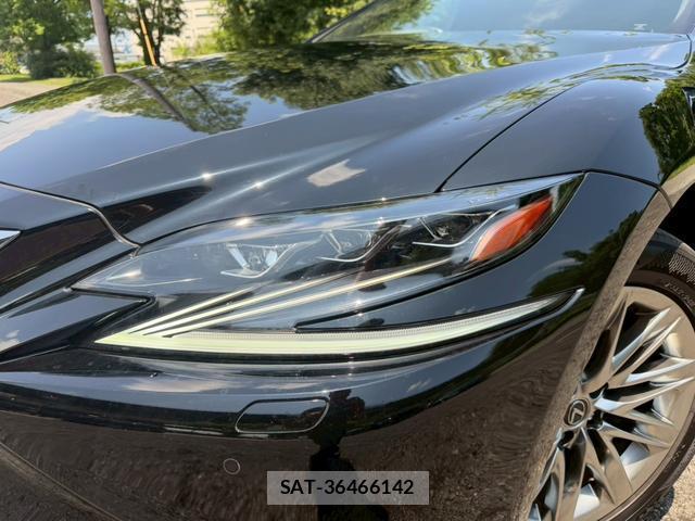 Lexus LS 2018-07 8223805-4