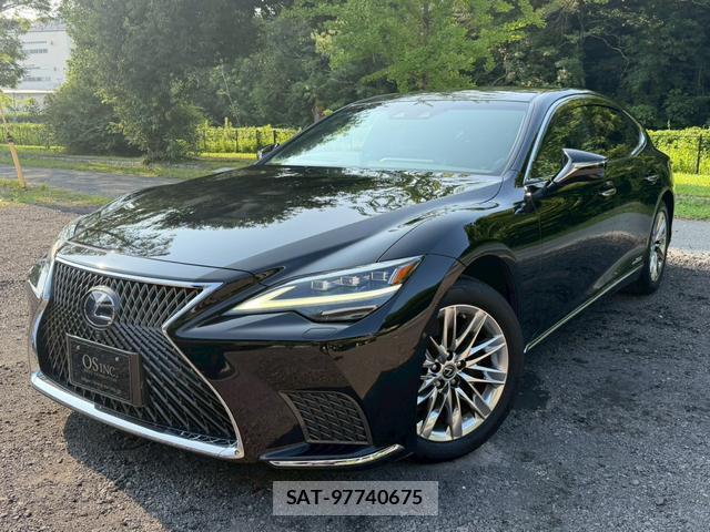 Lexus LS 2021-06 8223809-0