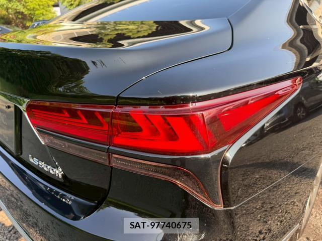 Lexus LS 2021-06 8223809-11